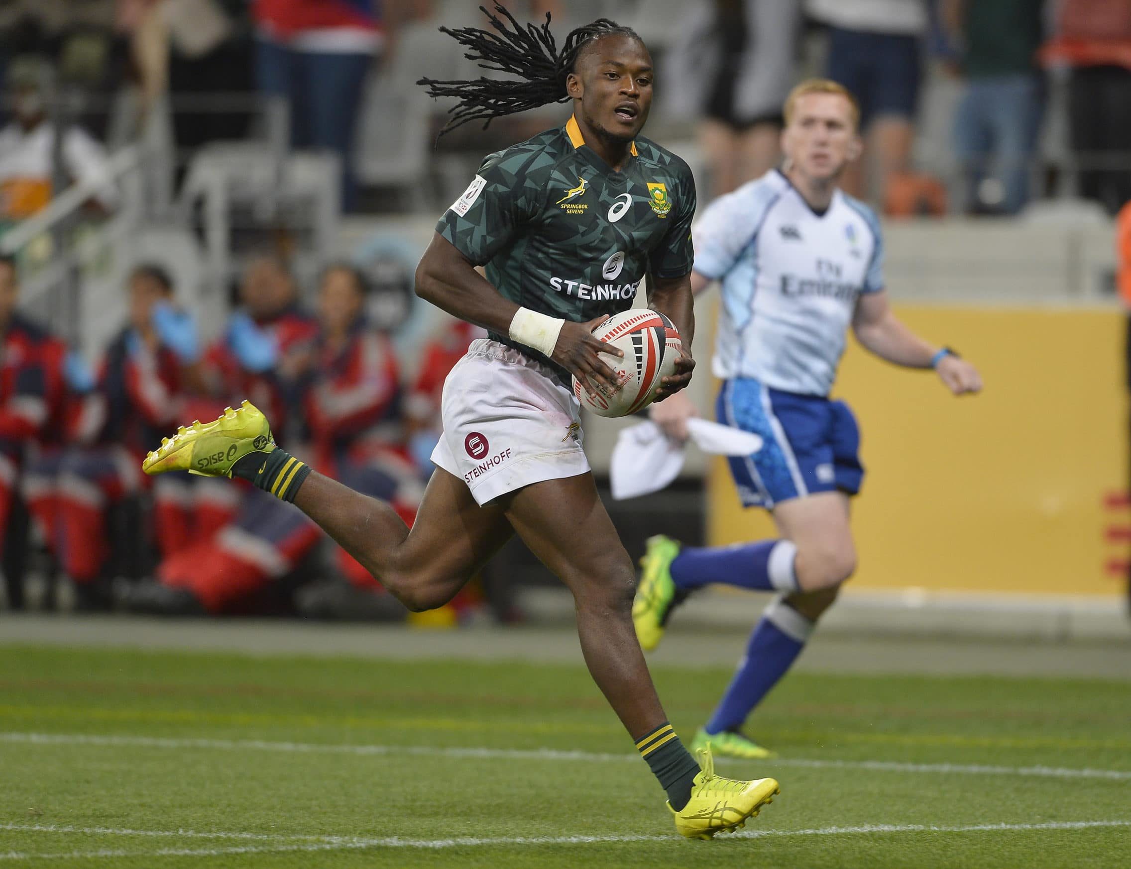 CAPE TOWN, SOUTH AFRICA - DECEMBER 09: Seabelo Senatla of South Africa during day 1 of the 2017 HSBC Cape Town Sevens match between South Africa and Kenya at Cape Town Stadium on December 09, 2017 in Cape Town, South Africa. (Photo by Ashley Vlotman/Gallo Images/Getty Images)